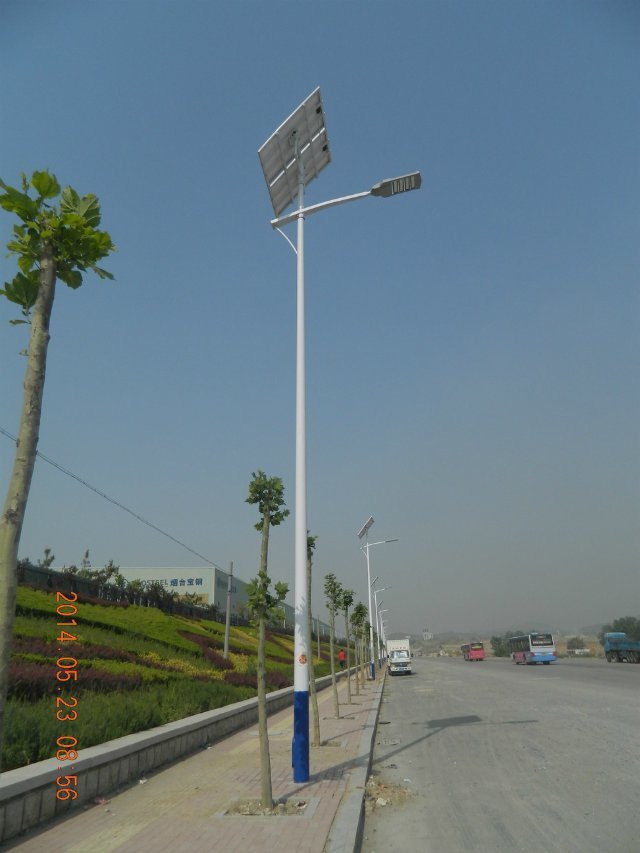 6米30瓦太陽(yáng)能路燈